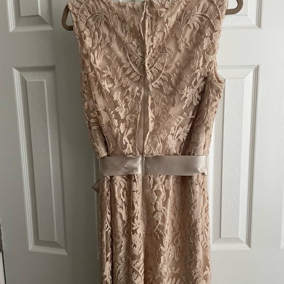 Adrianna Papell Size 12 Cream/Tan Lace dress. Fits like size 10 - Picture 3 of 5